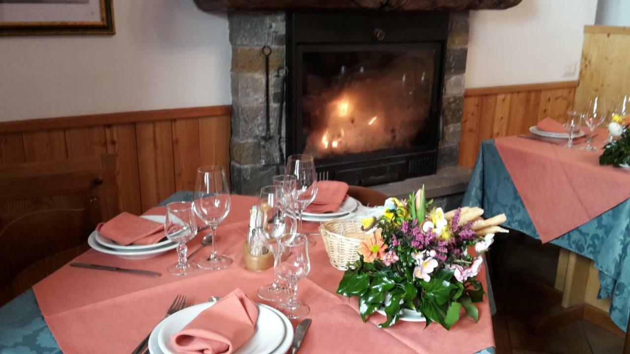 Albergo Ristorante Centro Vico Canavese Ngoại thất bức ảnh