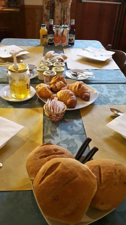 Albergo Ristorante Centro Vico Canavese Ngoại thất bức ảnh